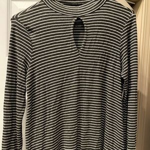 Stripped high collor shirt